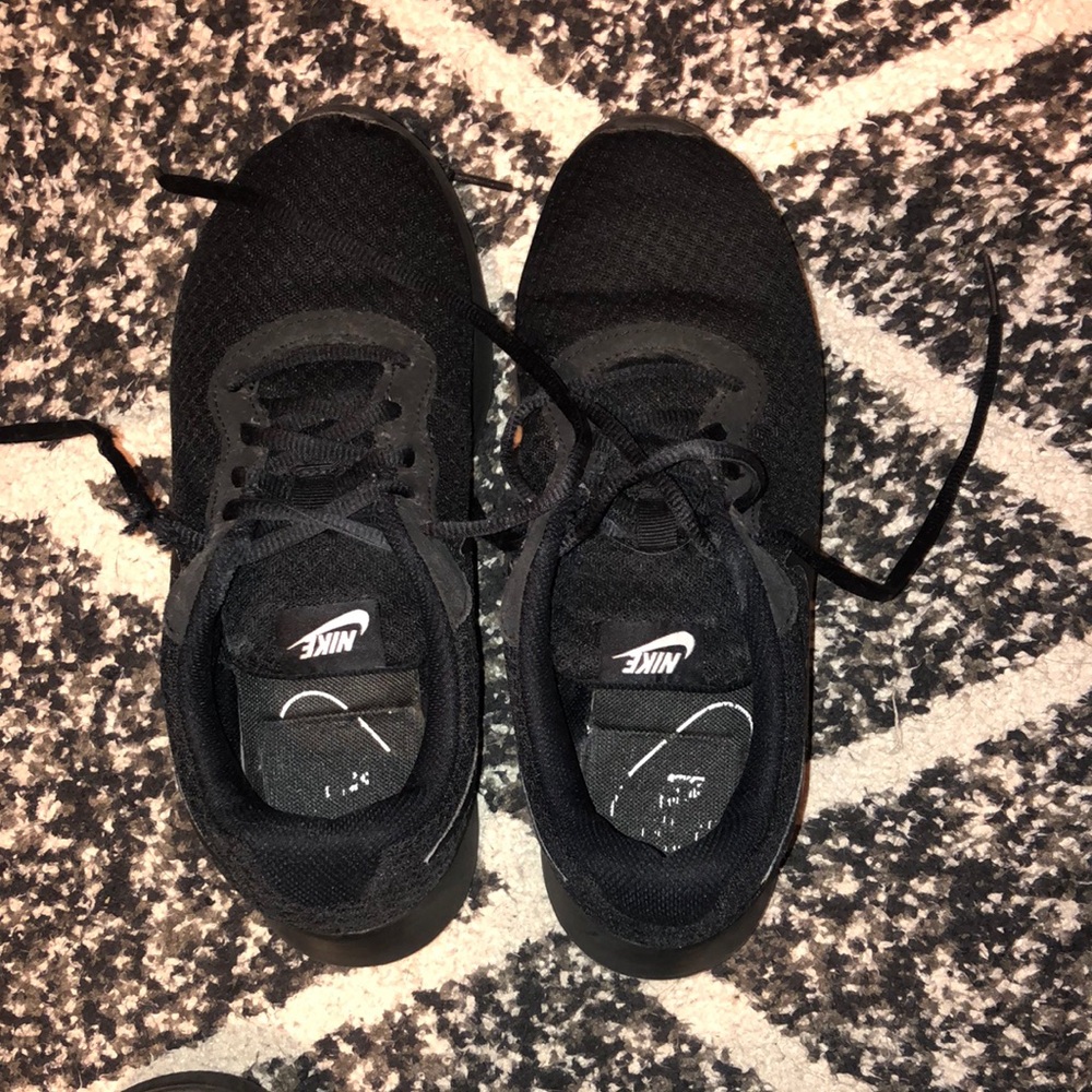 Nike Black Sneakers